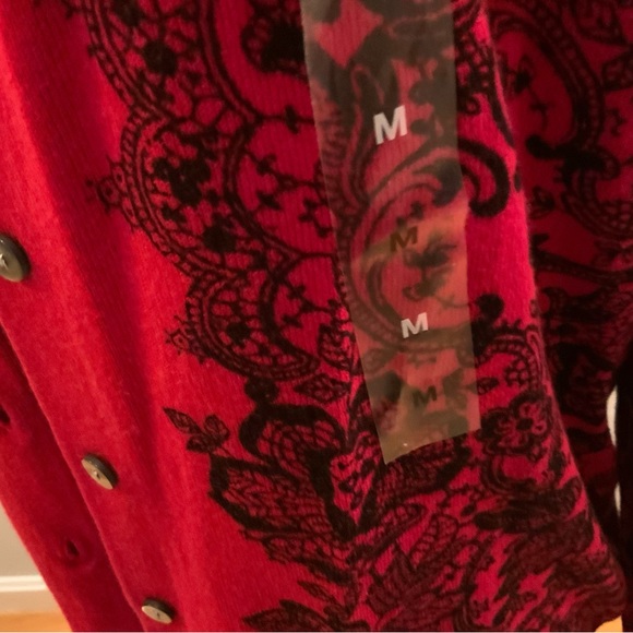 NWT Ladies button down sweater, red with black design. Size Medium - Picture 4 of 8